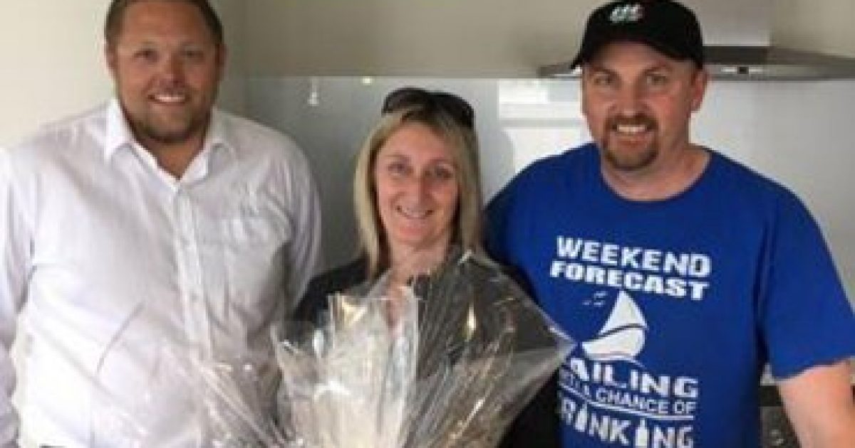 Stonewood Homes hands over replacement house to the Tomlinsons